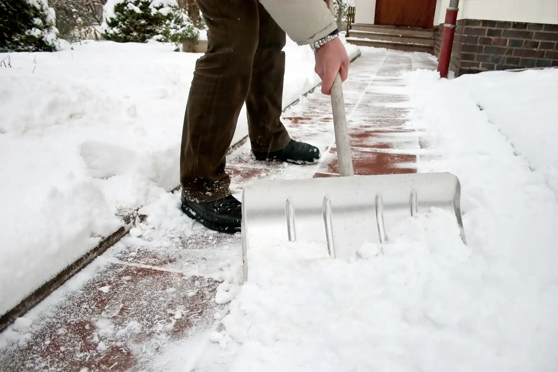 How Sidewalk Snow Clearing Protects Your Software Company’s Employees and Reputation